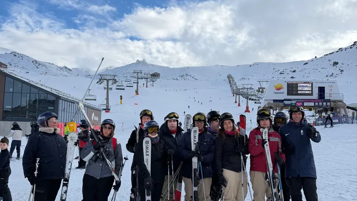 Que el frío no congele este sueño: Ayúdanos a abrigar a nuestros campeones CD12t equipo de esquí en Sierra Nevada